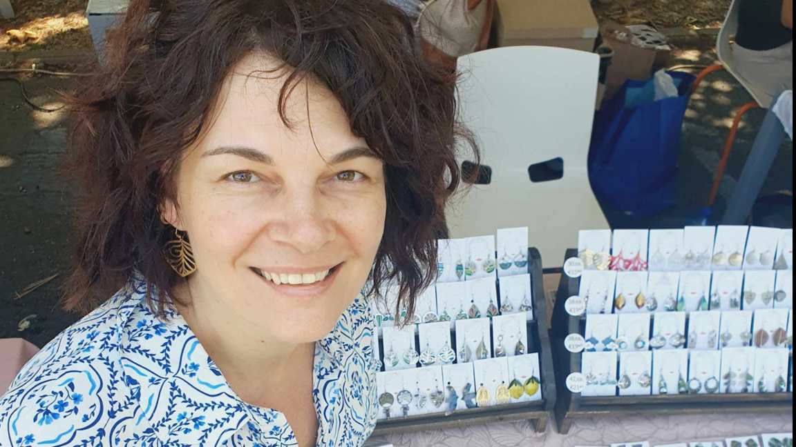 Бижута от стомана с нежно сърце прави пл...