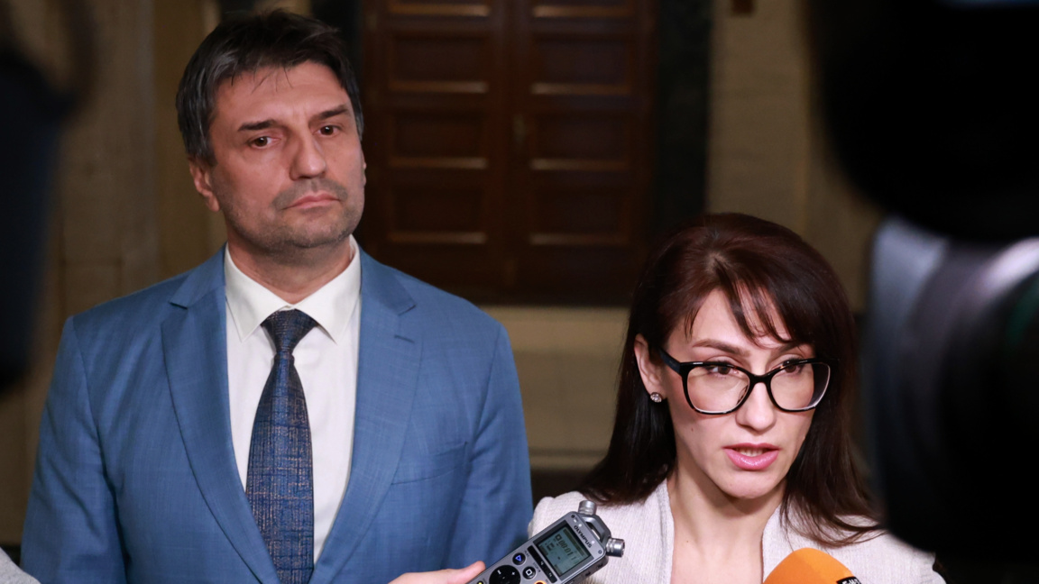 Зам. градският прокурор на София Десислава Петрова и директорът на СДВР главен комисар Любомир Николов дадоха брифинг във връзка със случая