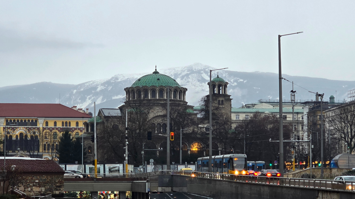 Codurile galben și portocaliu pentru precipitații sunt în vigoare în 11 regiuni