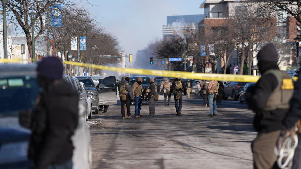 Напрежение в Минеаполис, съобщава се за убит от федерален агент човек 