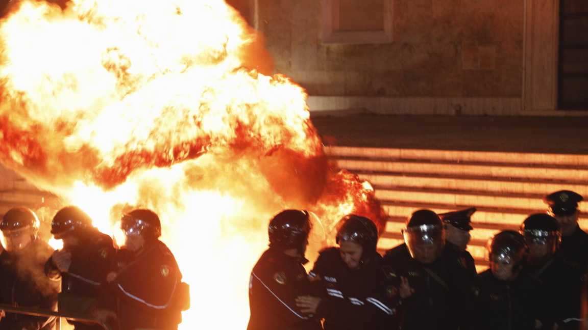 Протест в Албания поиска оставката на правителството