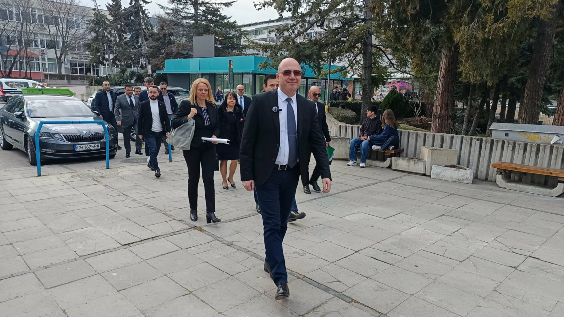 "Прогресивна България" регистрира листат...