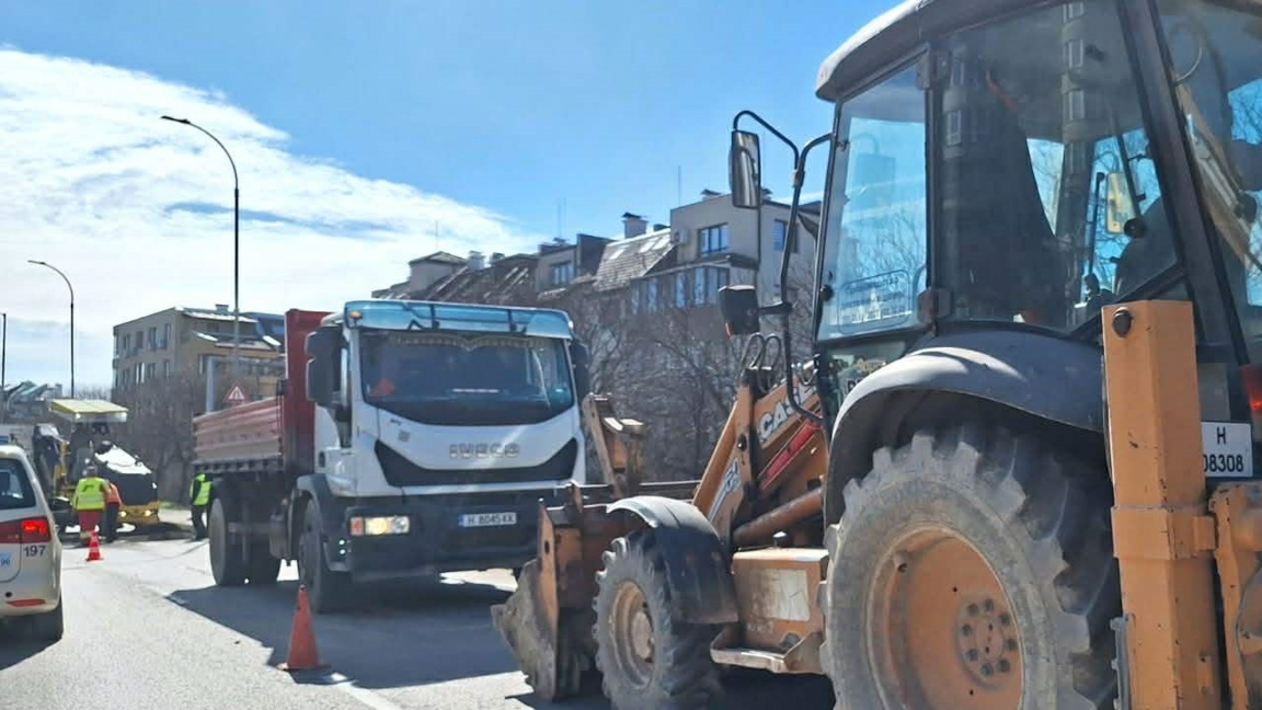 В таксито: За инфраструктурата и хората