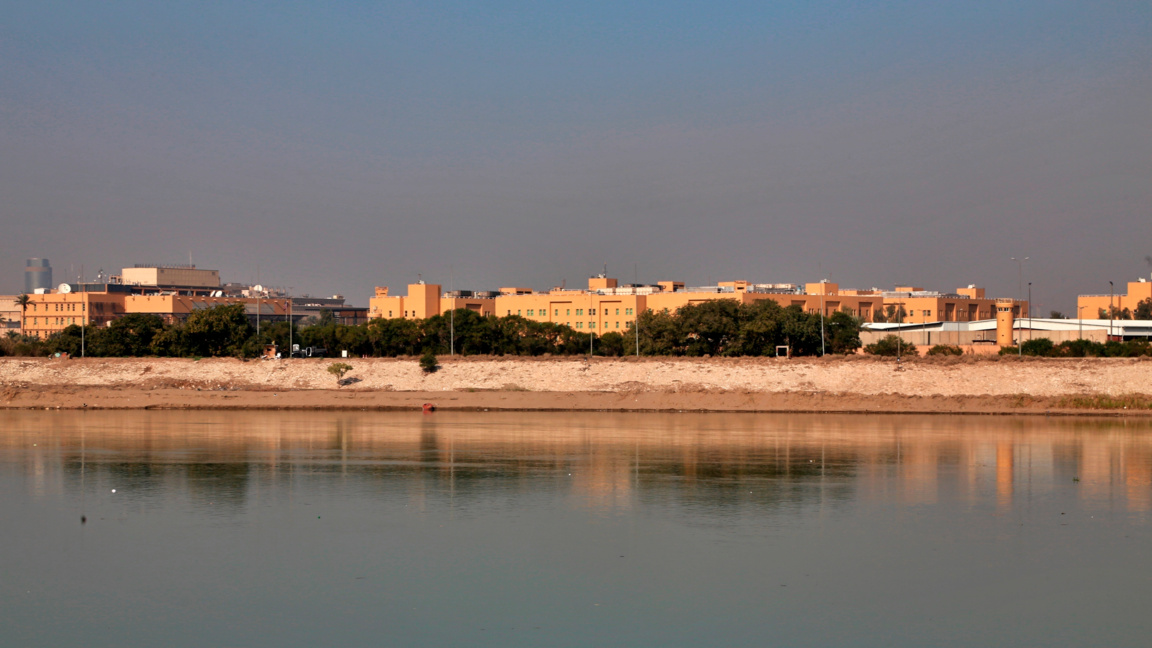 Дронове и ракети атакуваха американското...