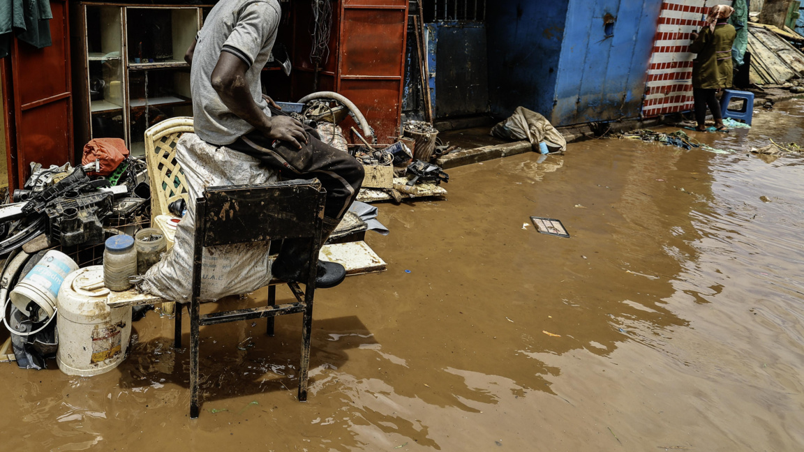 Най-малко 23 души са загинали при наводн...
