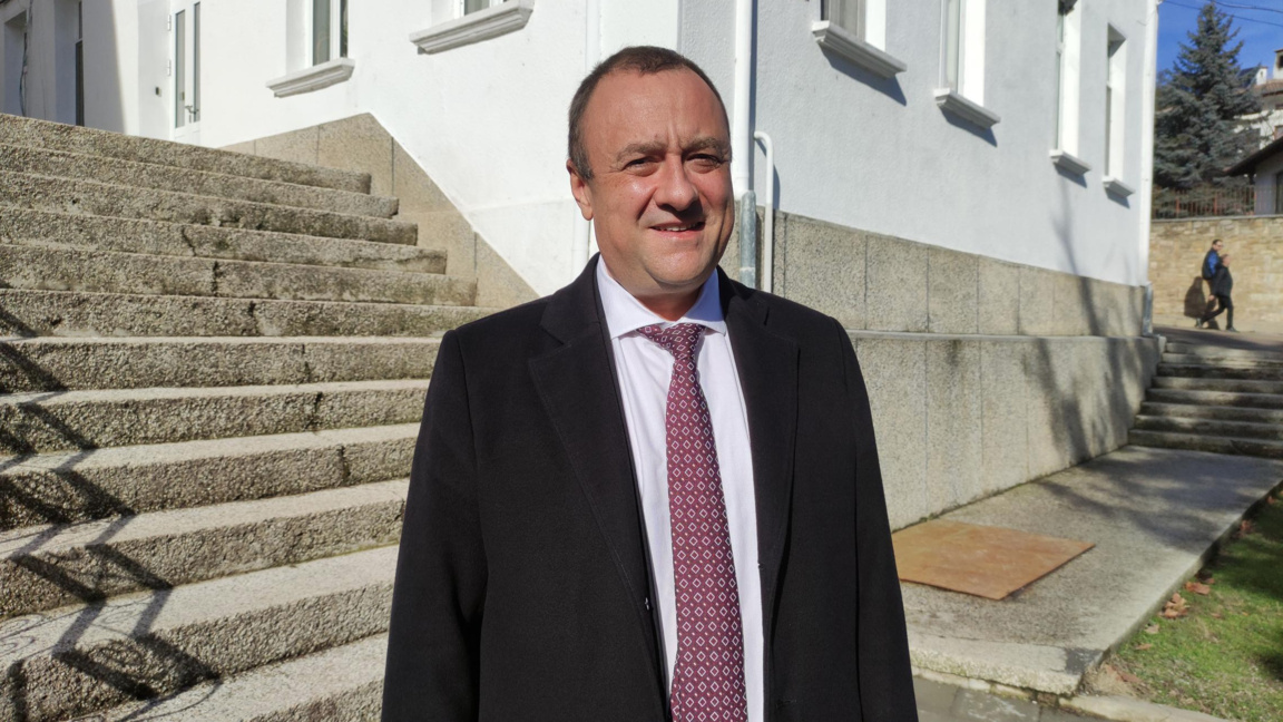 Иван Иванов