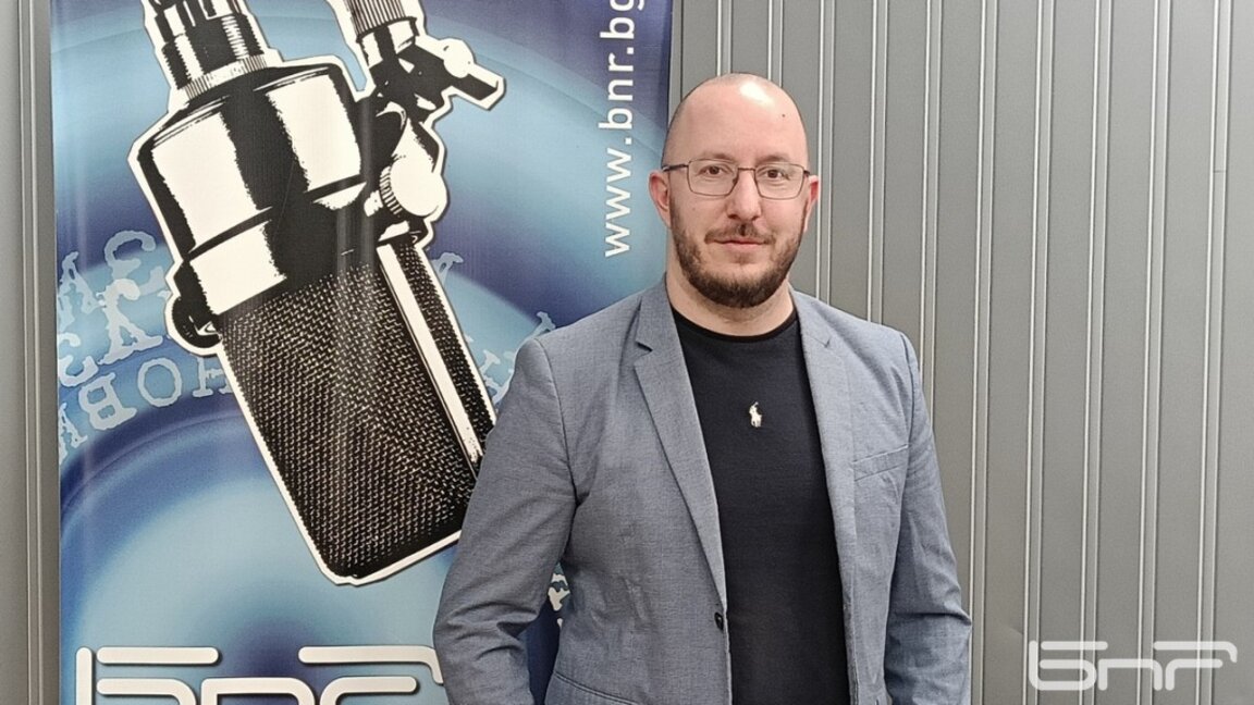 Михаил Кръстев