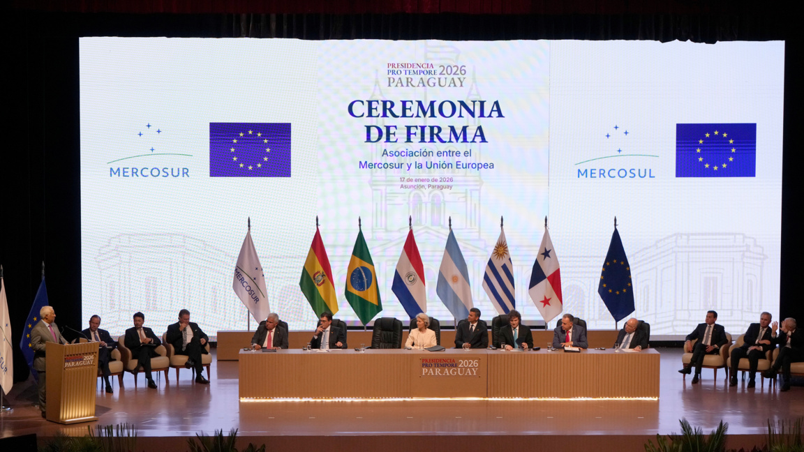 Церемонията по подписването на търговското споразумение между ЕС и Меркосур в столицата на Парагвай - Асунсион