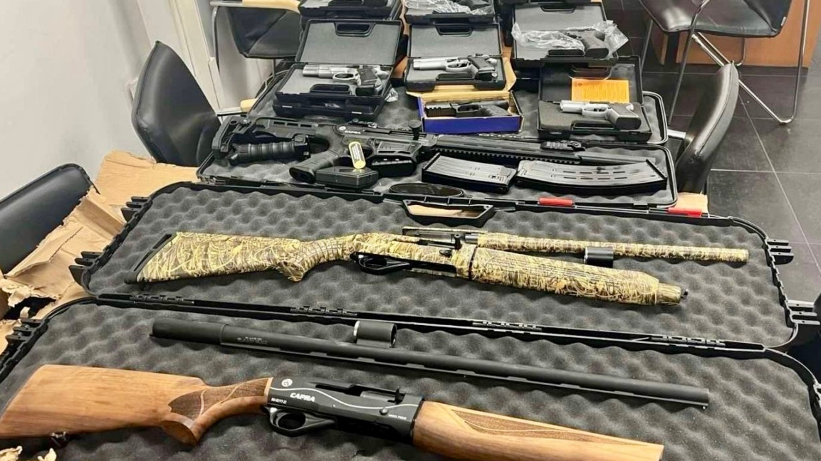 Контрабандни пушки, пистолети и патрони задържаха служителите на ГДБОП и Агенция "Митници" на "Капитан Андреево"