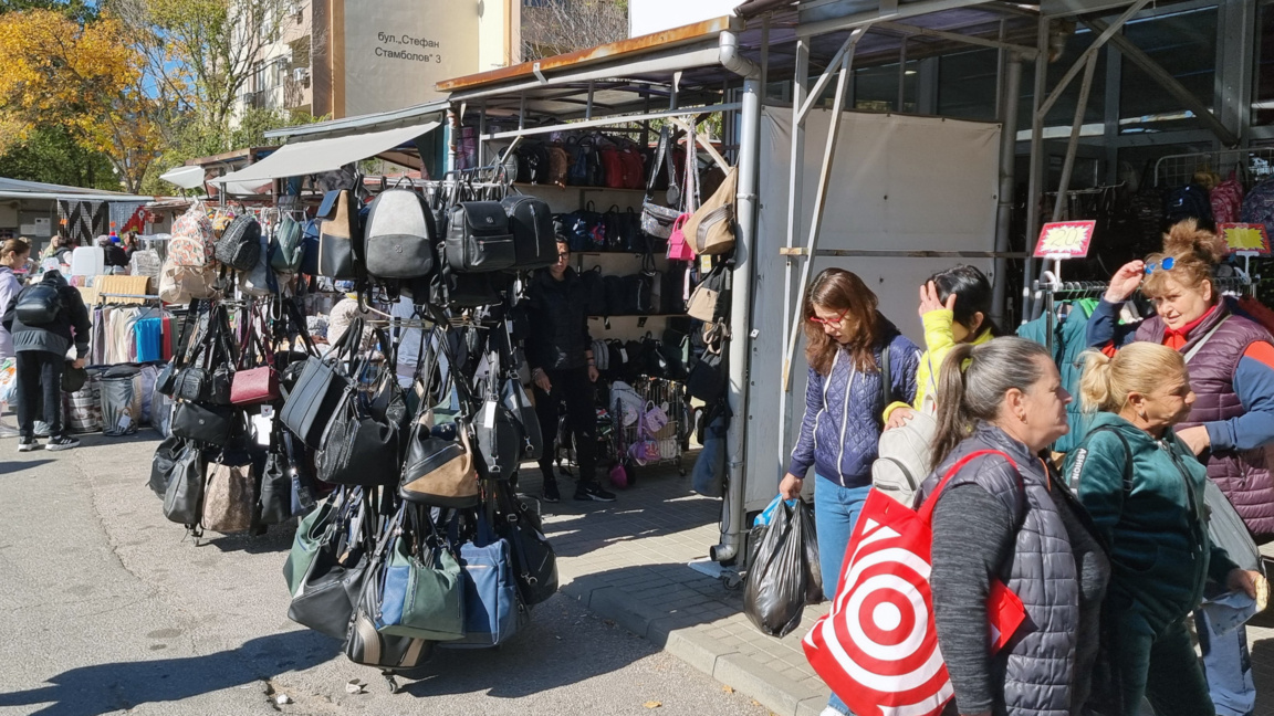 Descenso del 0,5 % en las ventas al por ...