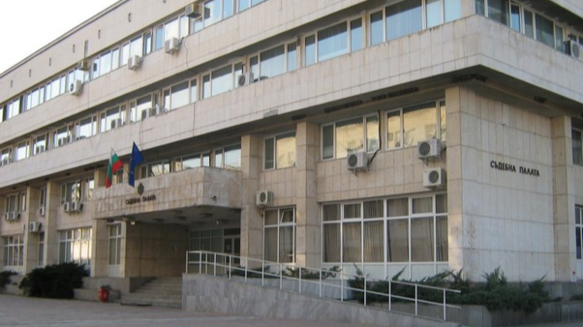 Ловешки съд спря делото срещу медицинска сестра, обвинена за смъртта на пациент