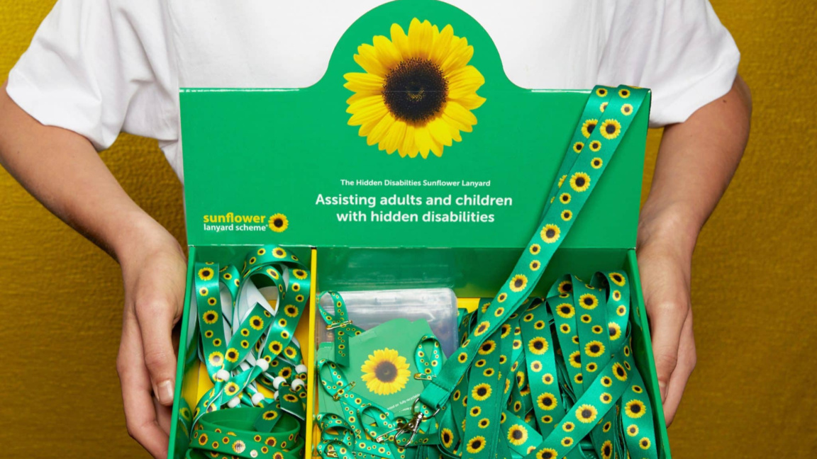 Зелена лентичка със слънчогледи