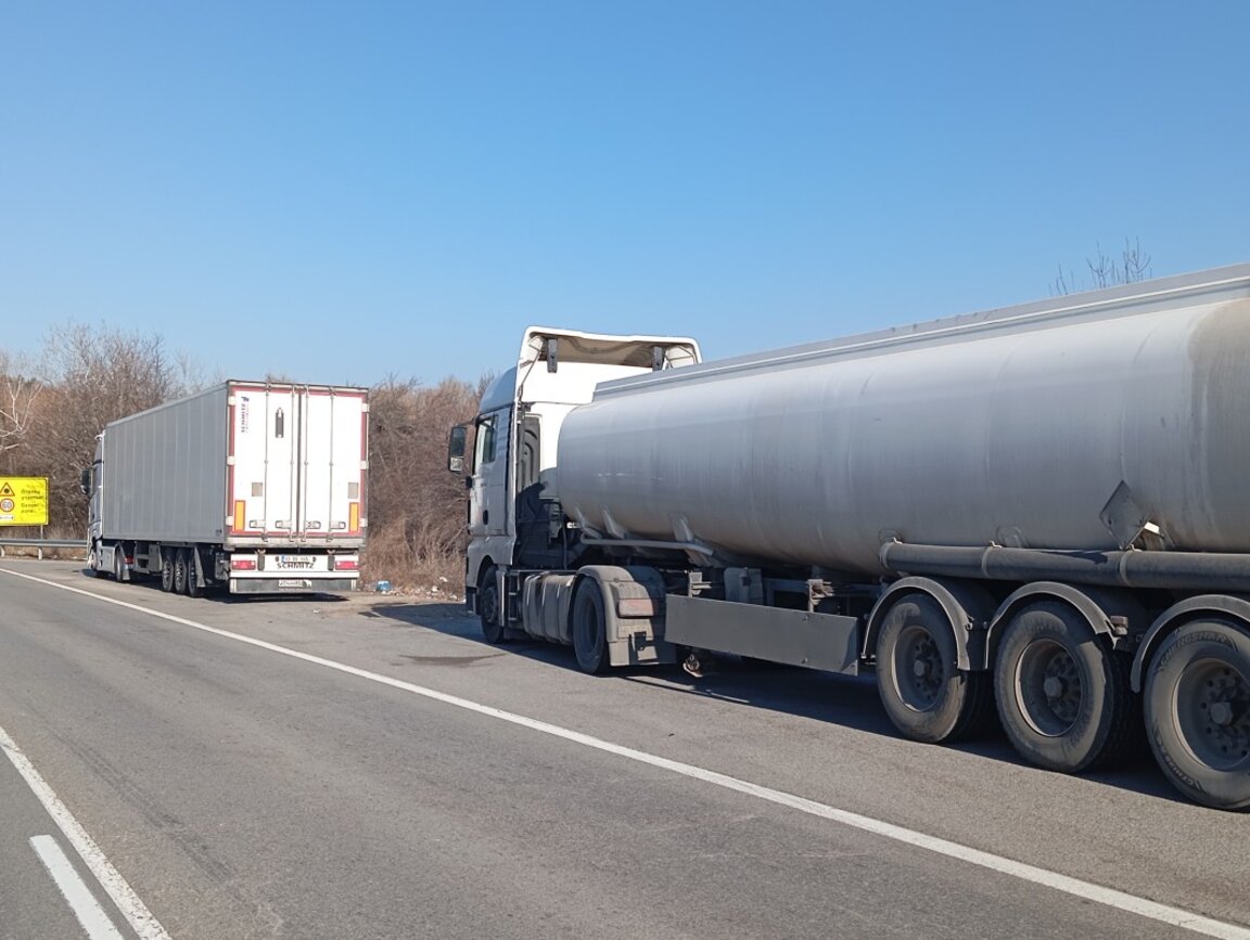 Зачестяват кражбите на гориво от тирове в Монтанско