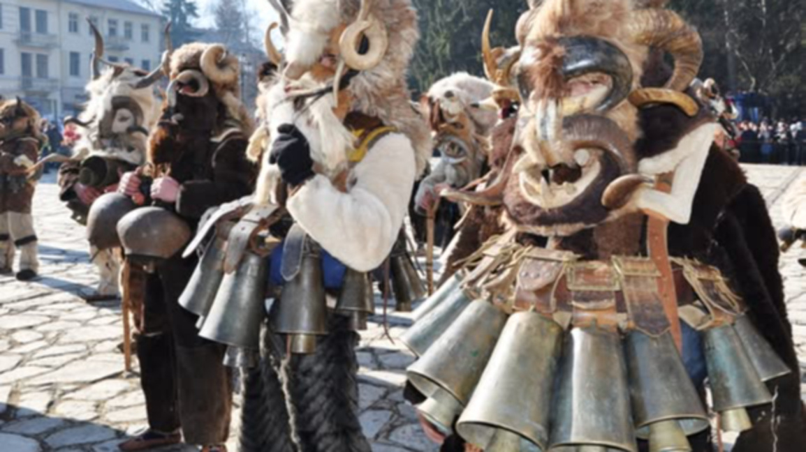 Sunetul clopotelor umple Blagoevgradul î...