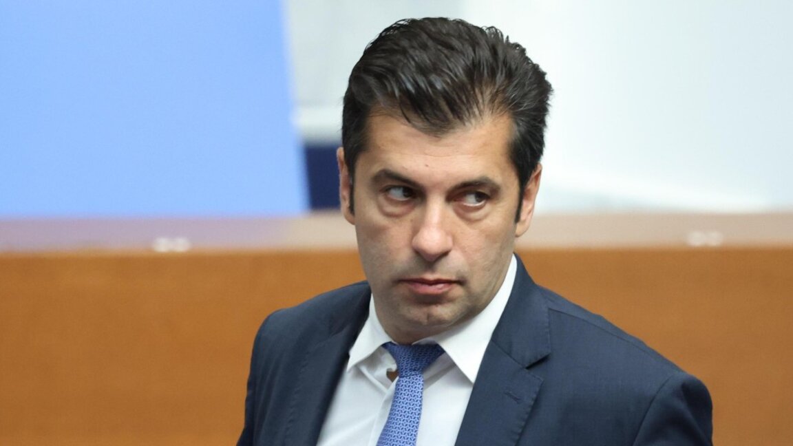 Кирил Петков упрекна Бойко Борисов в разиграването на театър