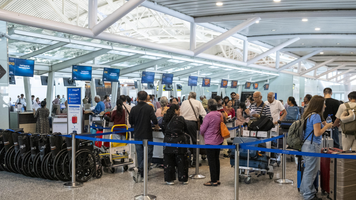 Хаос при пътуванията след затварянето на...