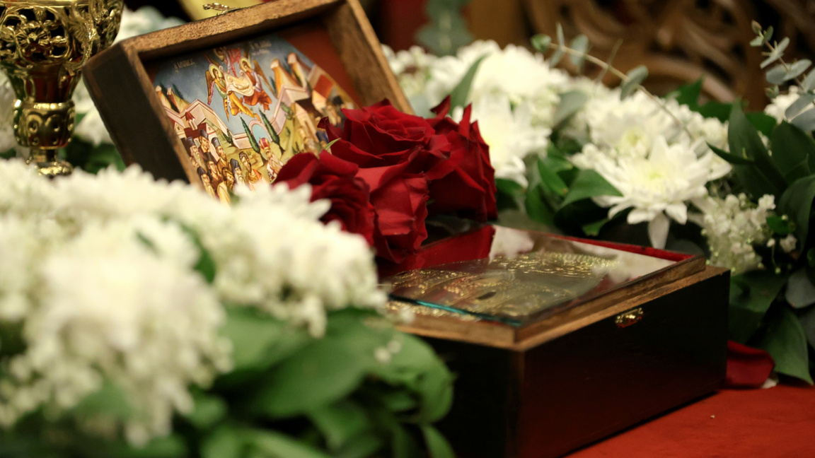 Православни светини бяха посрещнати в София