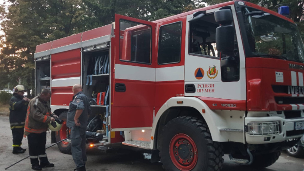 Къща горя посред нощ...