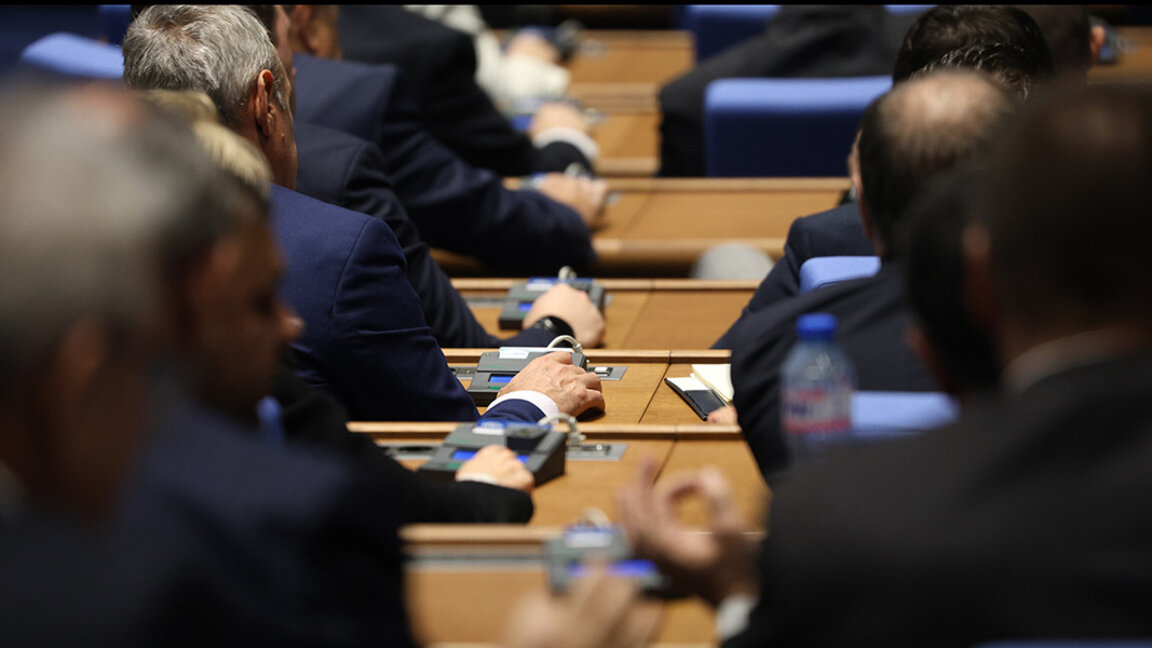 Изслушването на Даниел Митов и на 8 полицаи от ГДБОП - Пловдив отпадна от дневния ред на НС