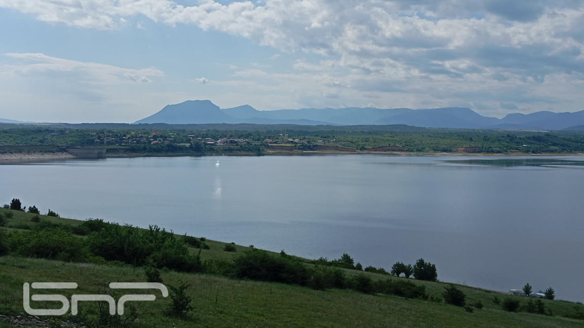 С 15 сантиметра се е повишило нивото на ...