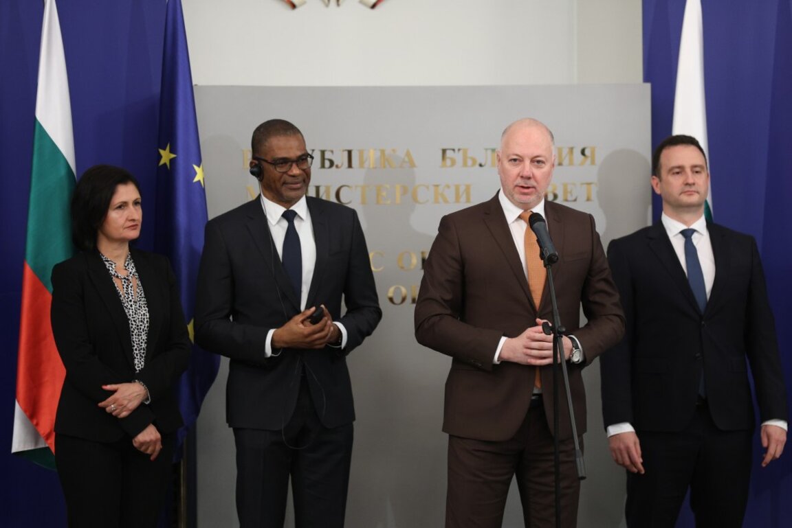 България подписа договор за търсене на нефт и газ в блок "Хан Тервел" в Черно море