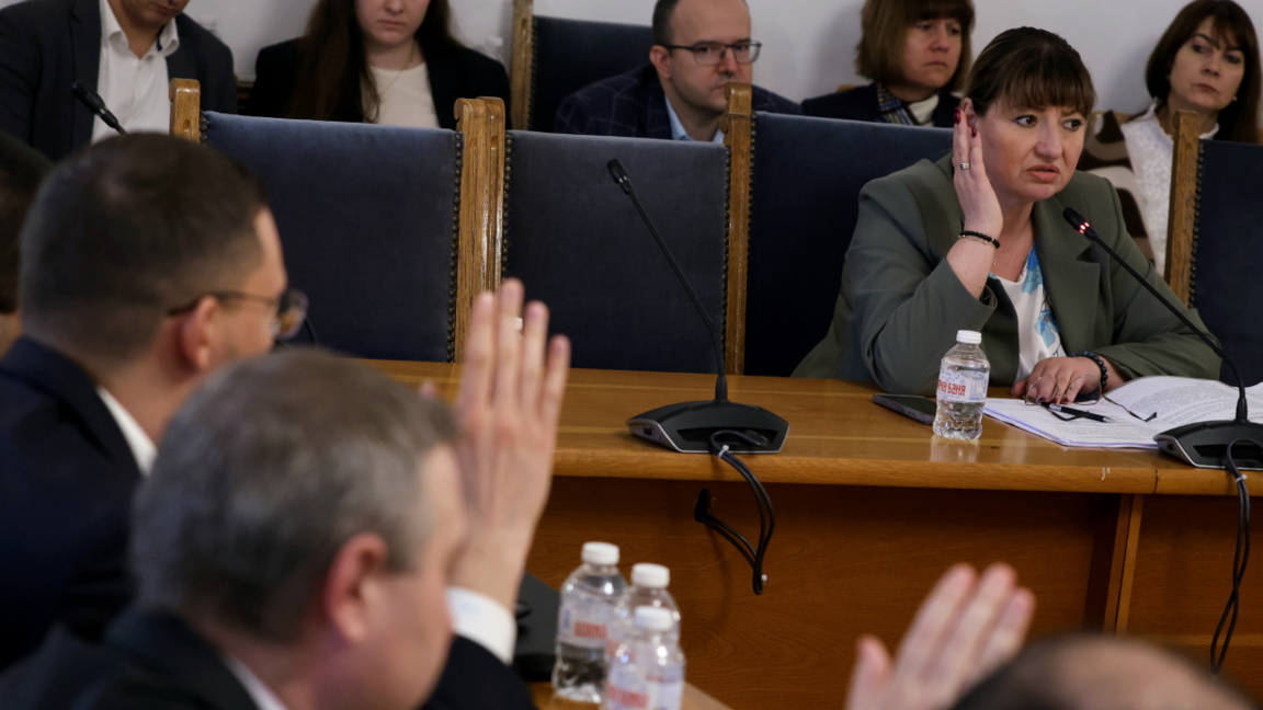 MPs decide to shut down the Anti-Corrupt...