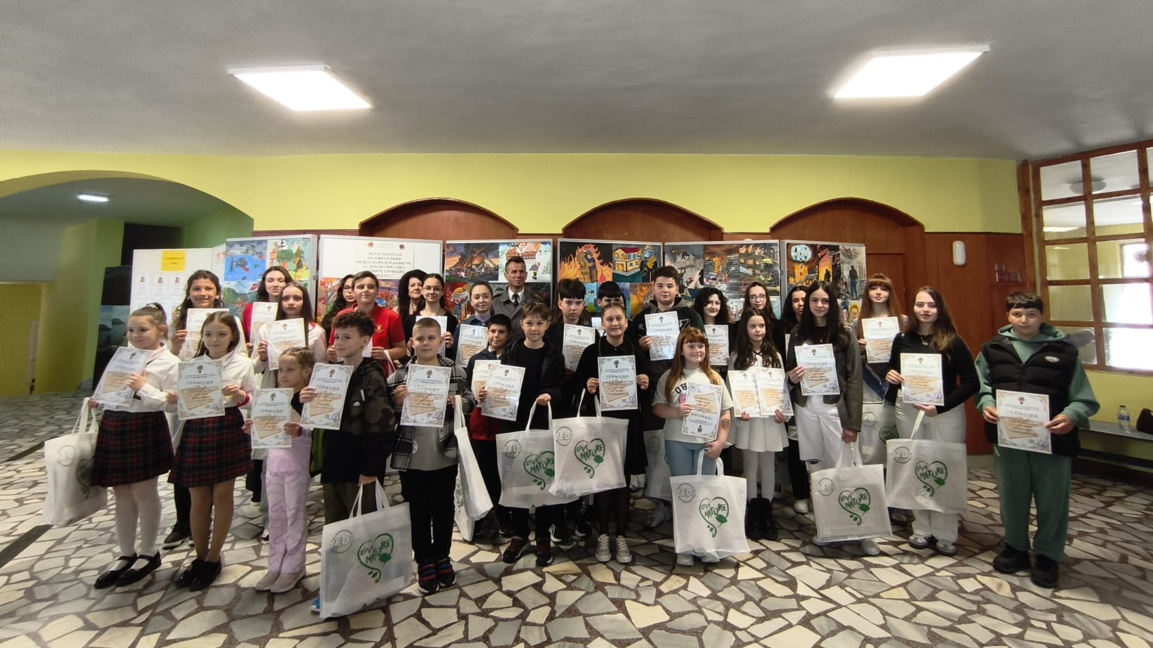 36 отличени в конкурса „С очите си видях...