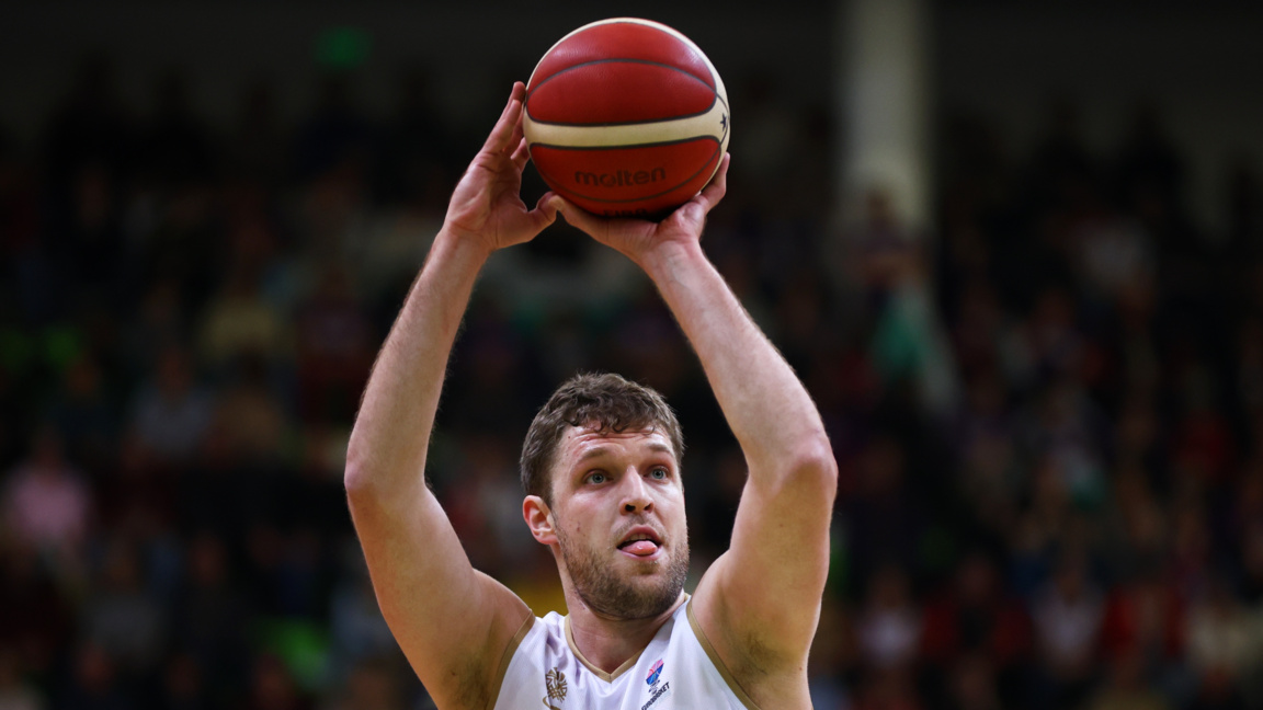 Везенков изведе Олимпиакос до победа над...