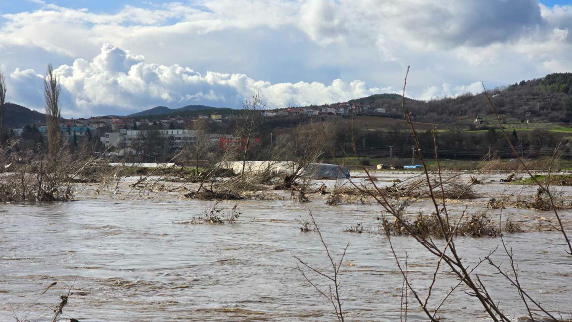 Над 160 кв. метра дъжд са изваляли в Крумовград