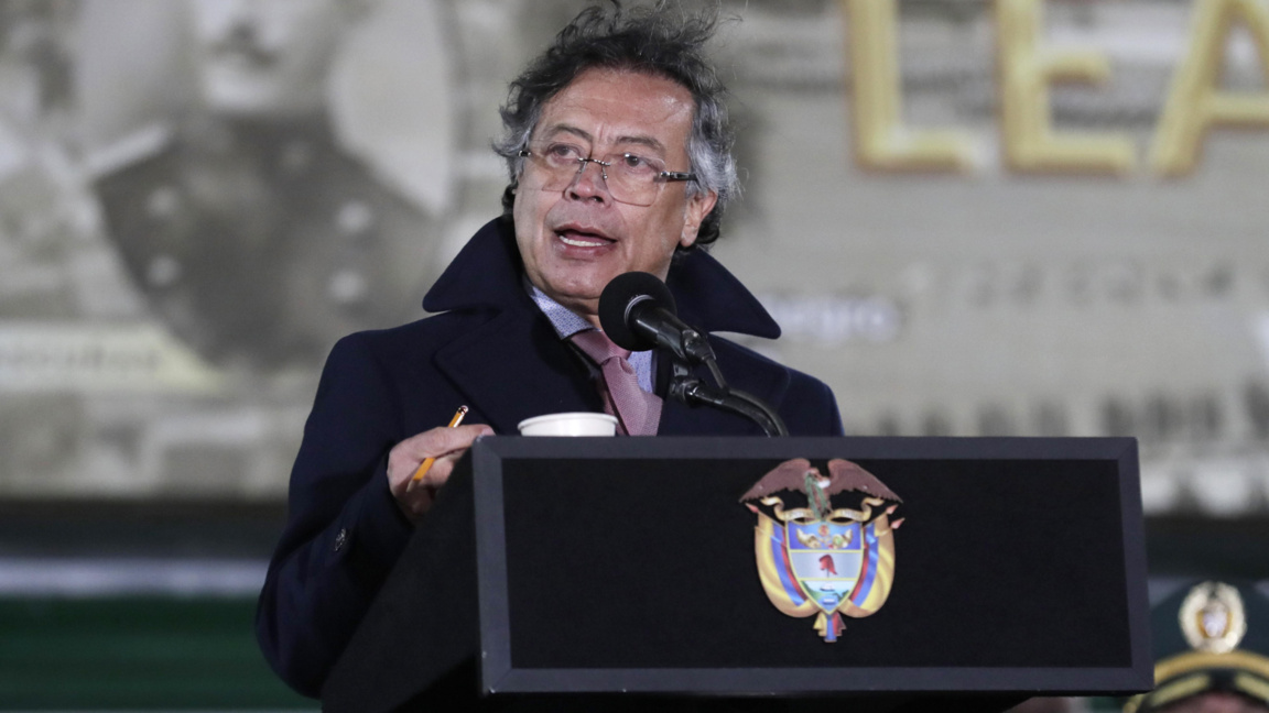 Густаво Петро