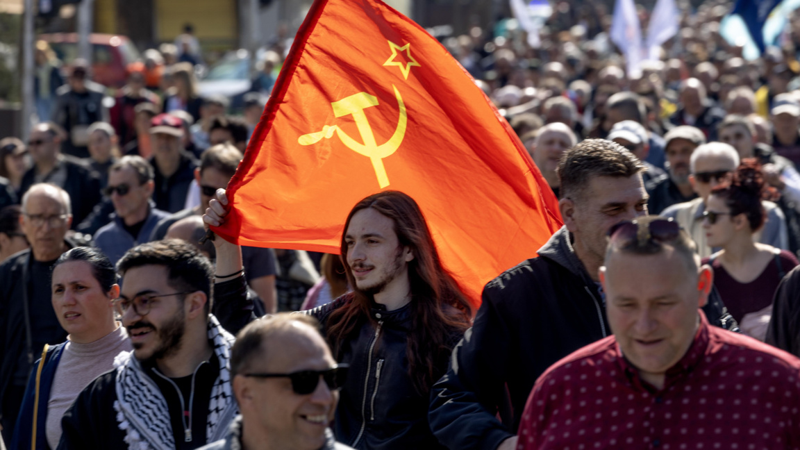 Протест в Скопие - минимална заплата 600...