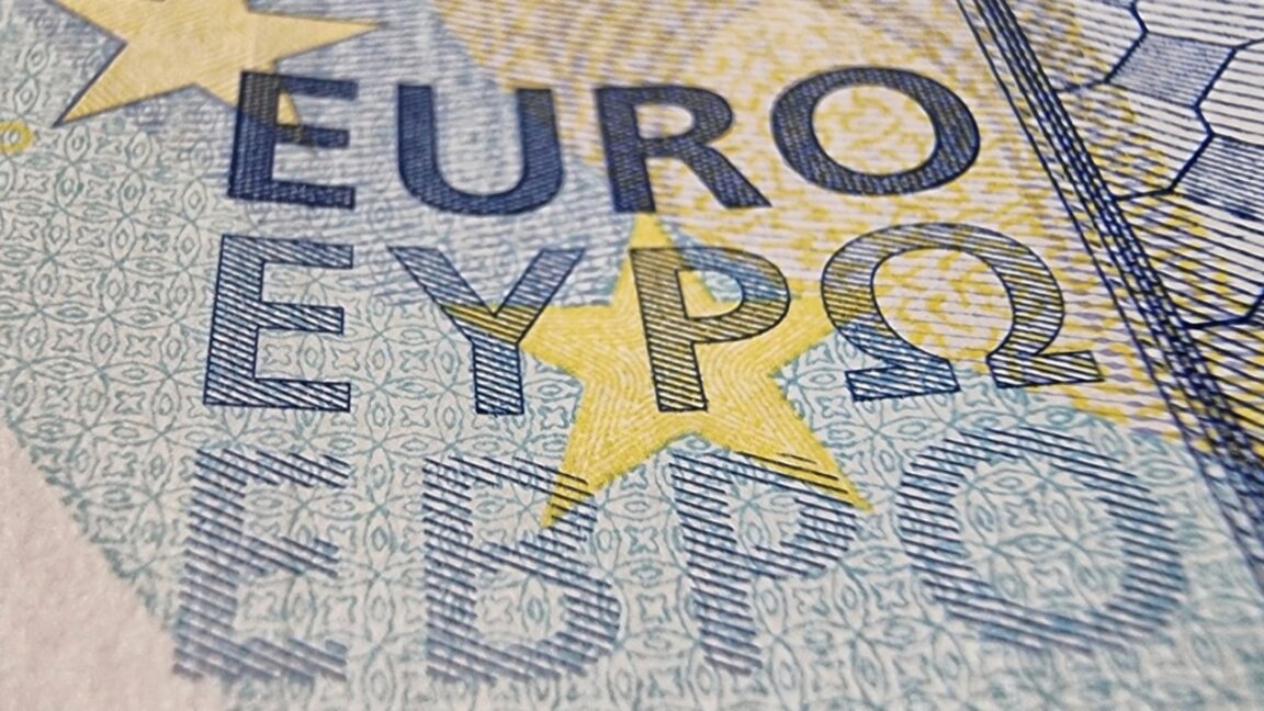 Цветелина Соколова: Най-негативната последица от еврозоната ще е да разхлабим фискалната политика