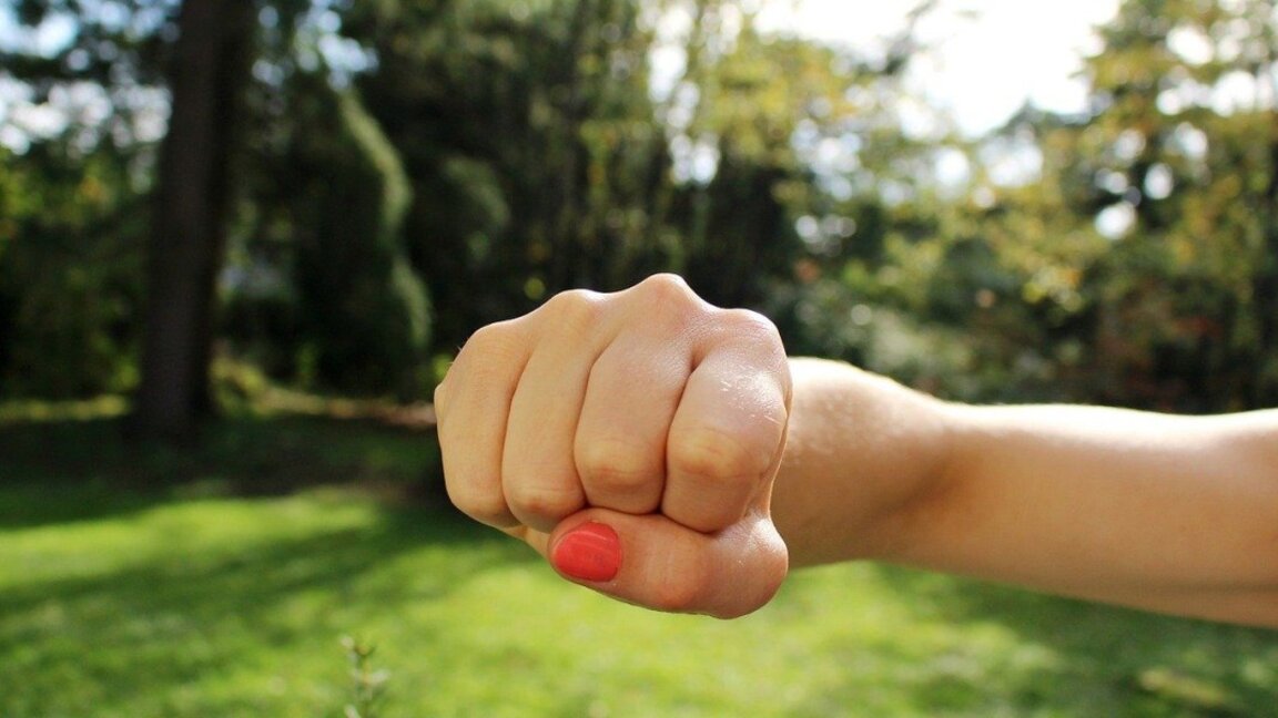 Разследват две малолетни момичета за побой над съученичка в Пловдив