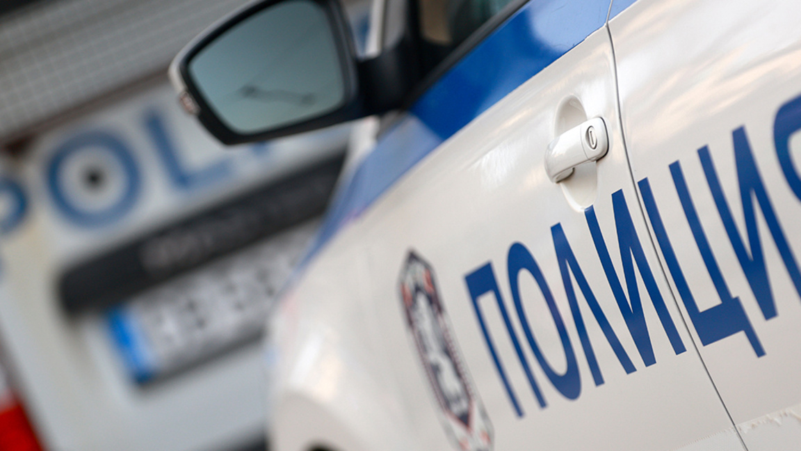 полиция полицейски автомобил тел. 112