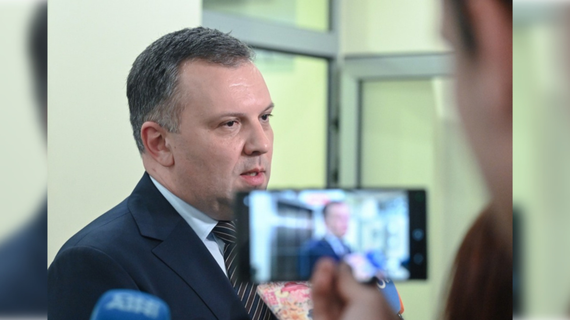Bulgaria justice minister urges former a...