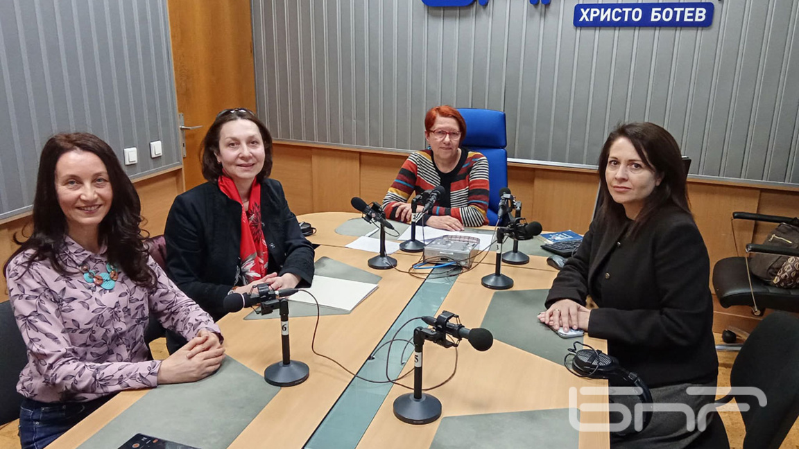 Д-р Светлана Караджова, д-р Татяна Брага Венета Гаврилова и д-р Олга Колот (отляво надясно)