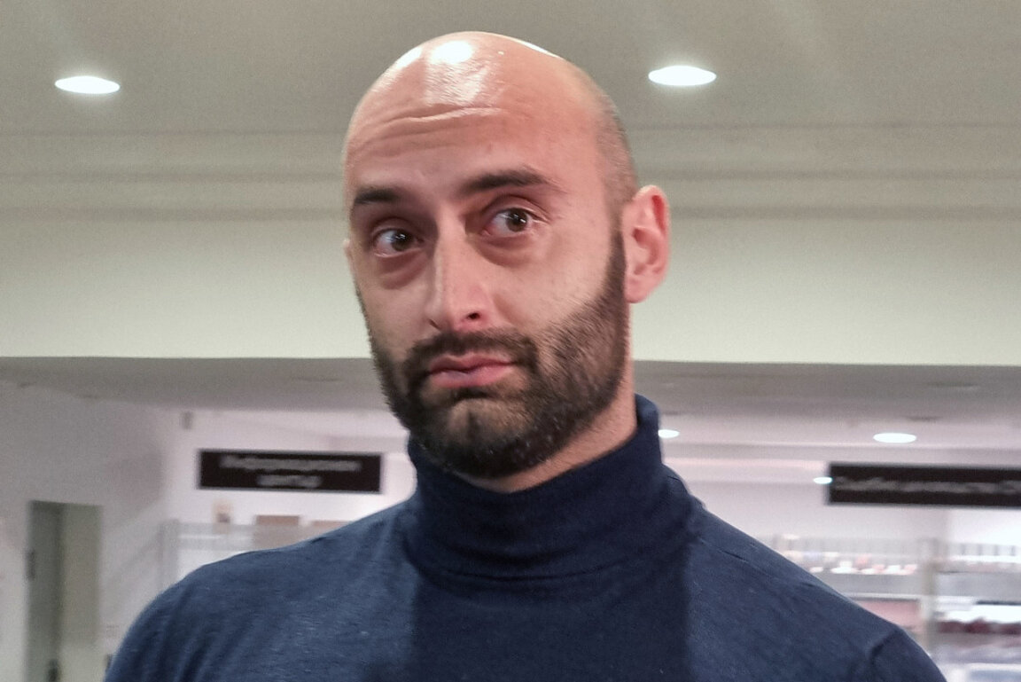 Заместник районният прокурор Атанас Доцински даде брифинг по случая със задържаните непълнолетни в столичен търговски център - 25 ноември 2024 г.