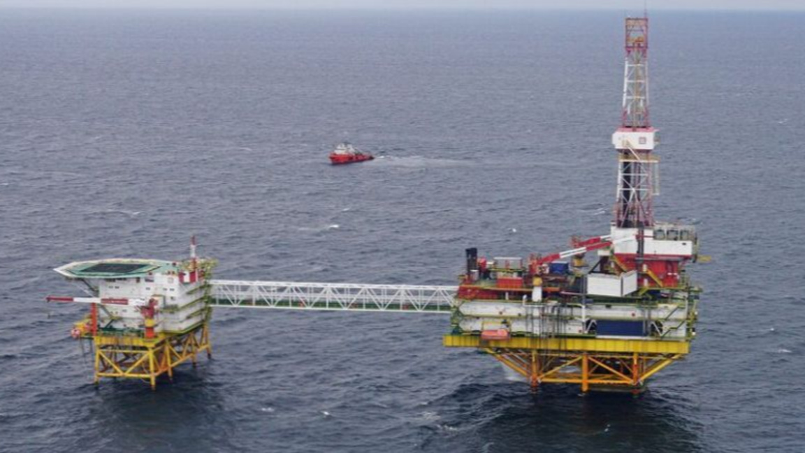 Руска нефтена платформа