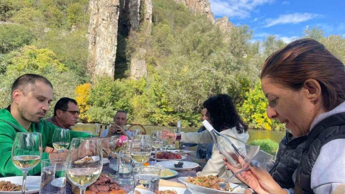 La felicidad sabe a vino entre Rítlite y el desfiladero del Ískar