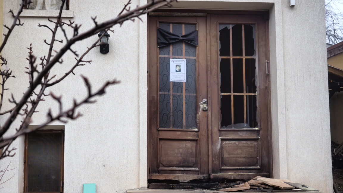 Подпалената врата на дома на кмета на Бистрица