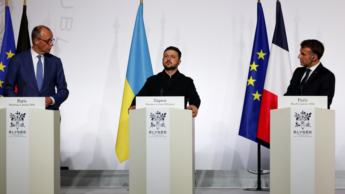 Фридрих Мерц, Володимир Зеленски и Еманюел Макрон в Елисейския дворец, 6 януари 2026 г.