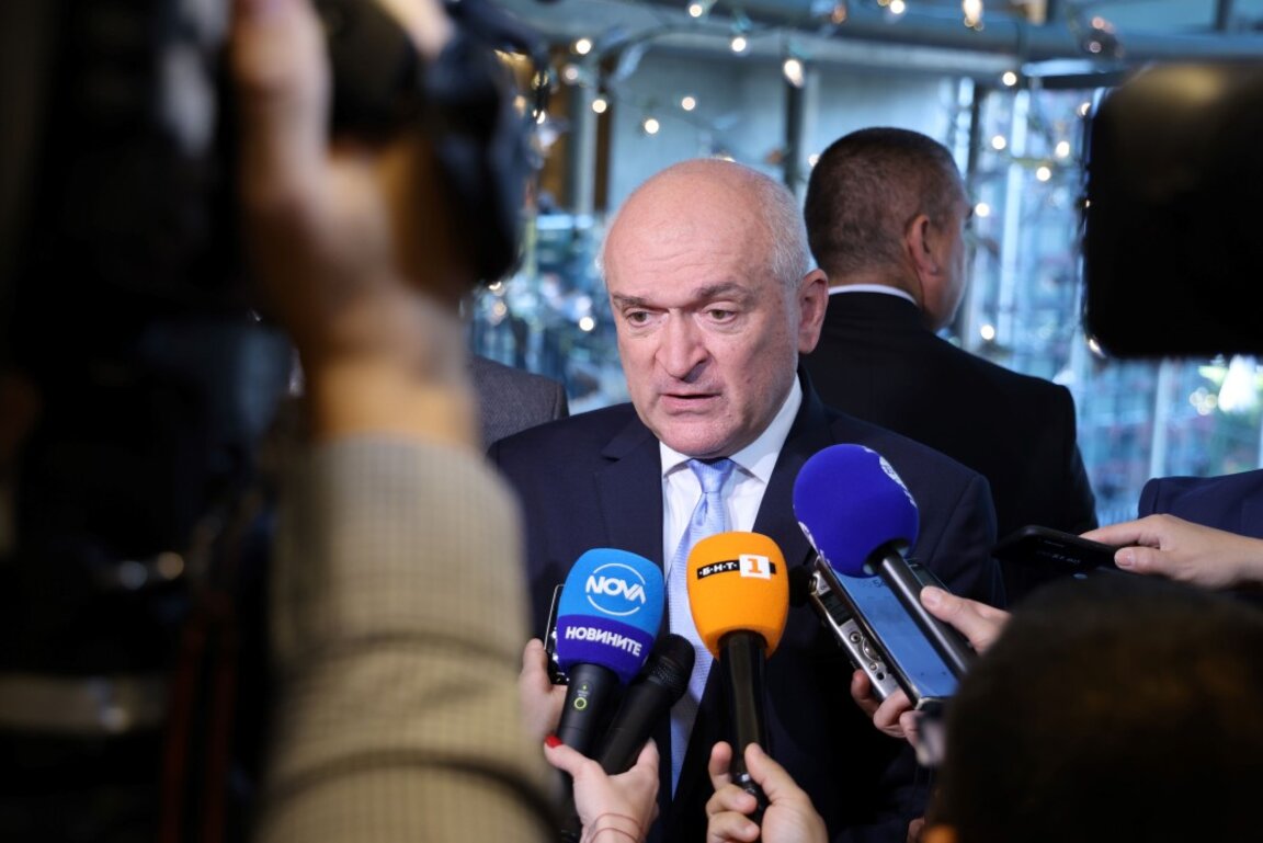 Служебният министър-председател Димитър Главчев.