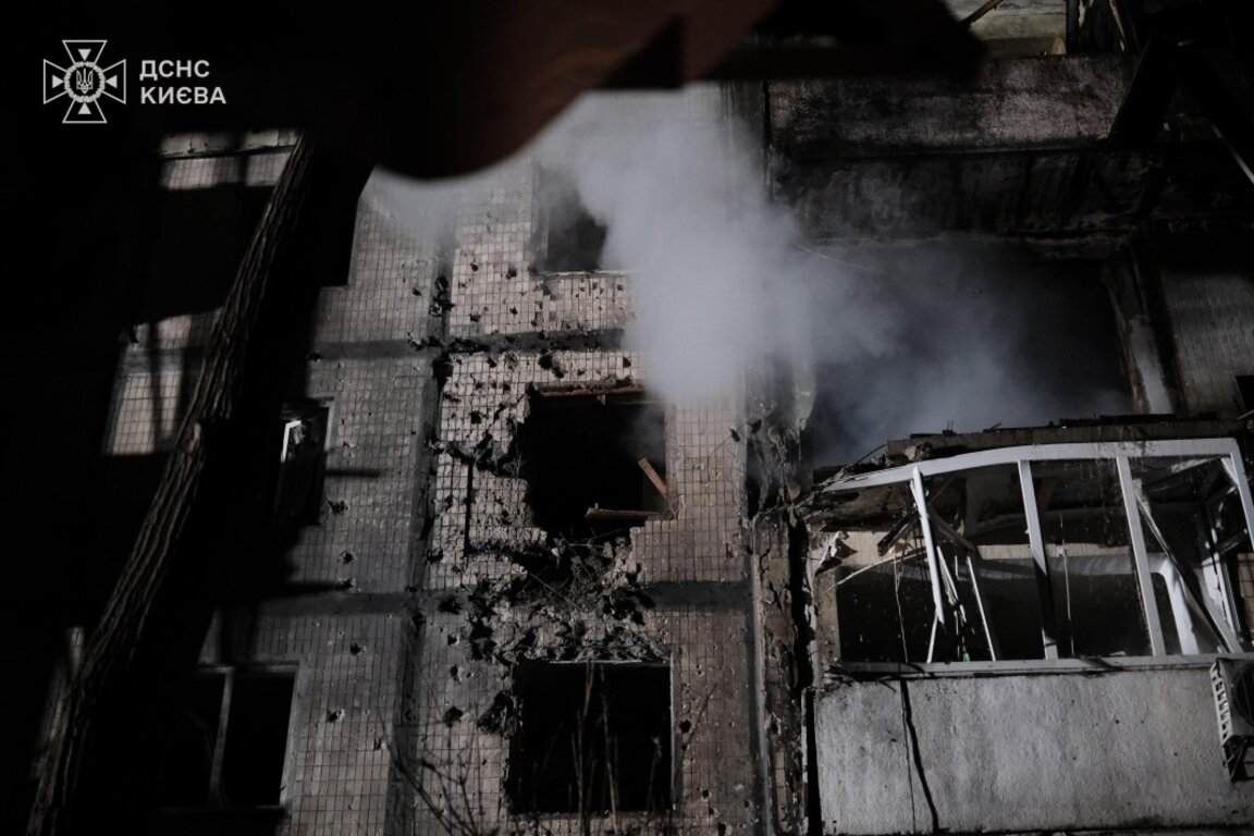 Зеленски: През изминалата нощ Русия ни атакува с 800 дрона и 13 ракети