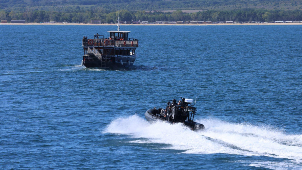 Учение на бреговата охрана край Созопол - архивна снимка