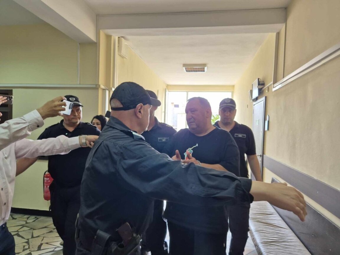 Шестимата, задържани за незаконния хоспис в Ягода, остават за постоянно в ареста