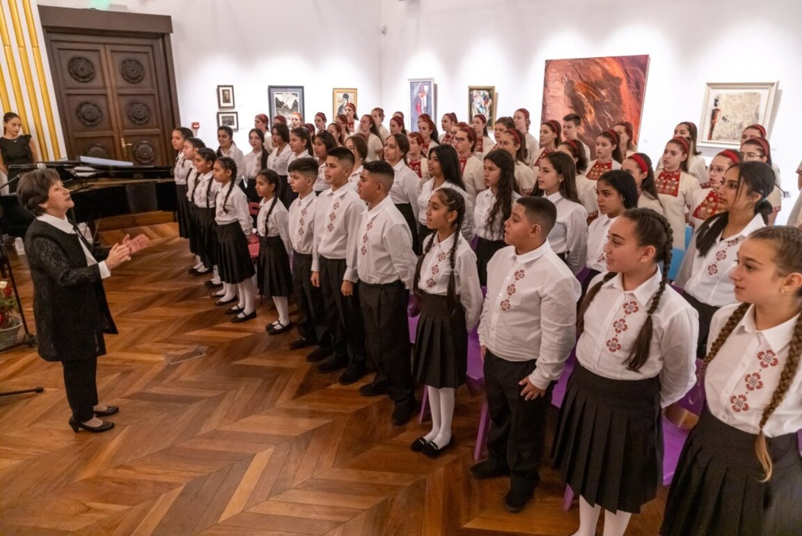 Маестра Венеция Караманова, Детският хор на БНР и Хорът на 75 ОУ "Тодор Каблешков"