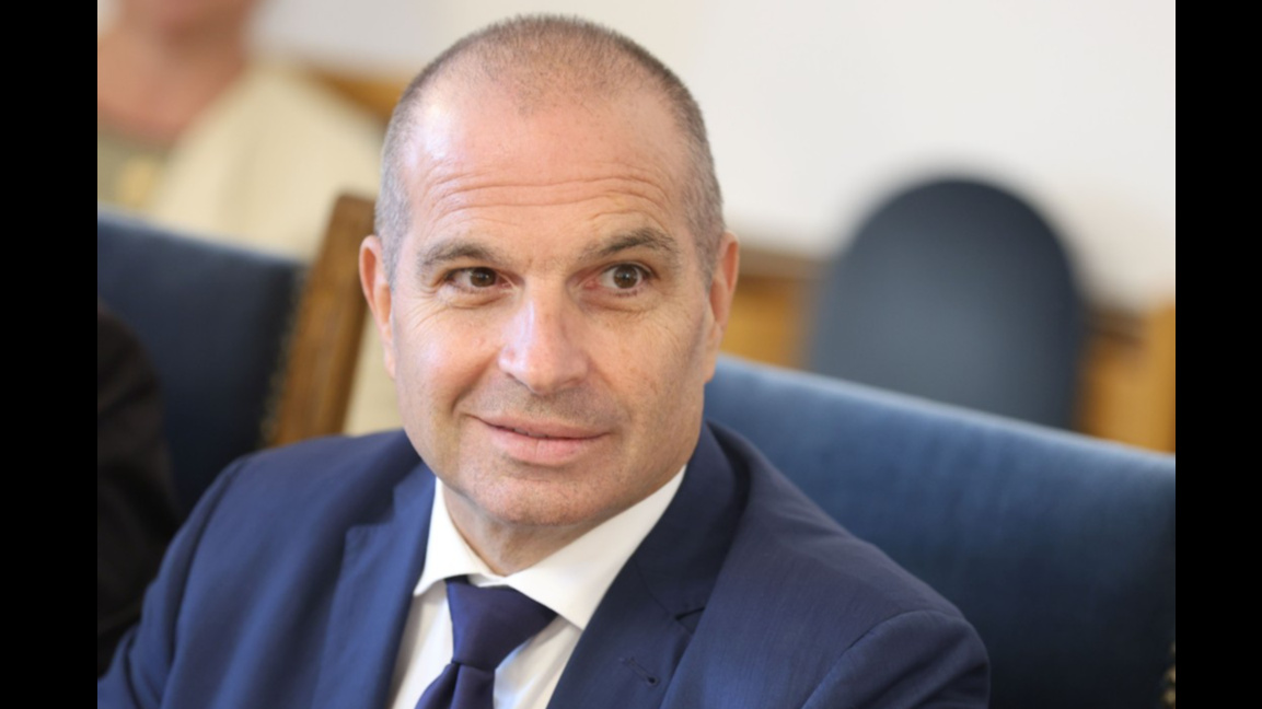 Вицепремиерът и министър на транспорта и съобщенията в оставка Гроздан Караджов