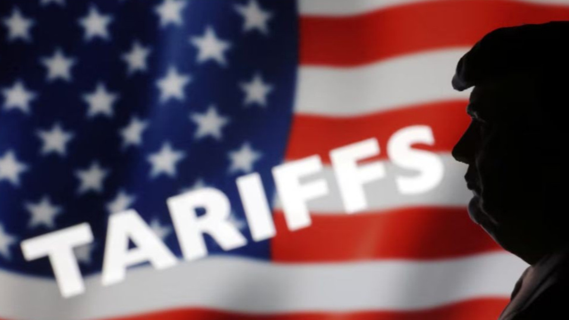 Американските фирми и потребители плащат...