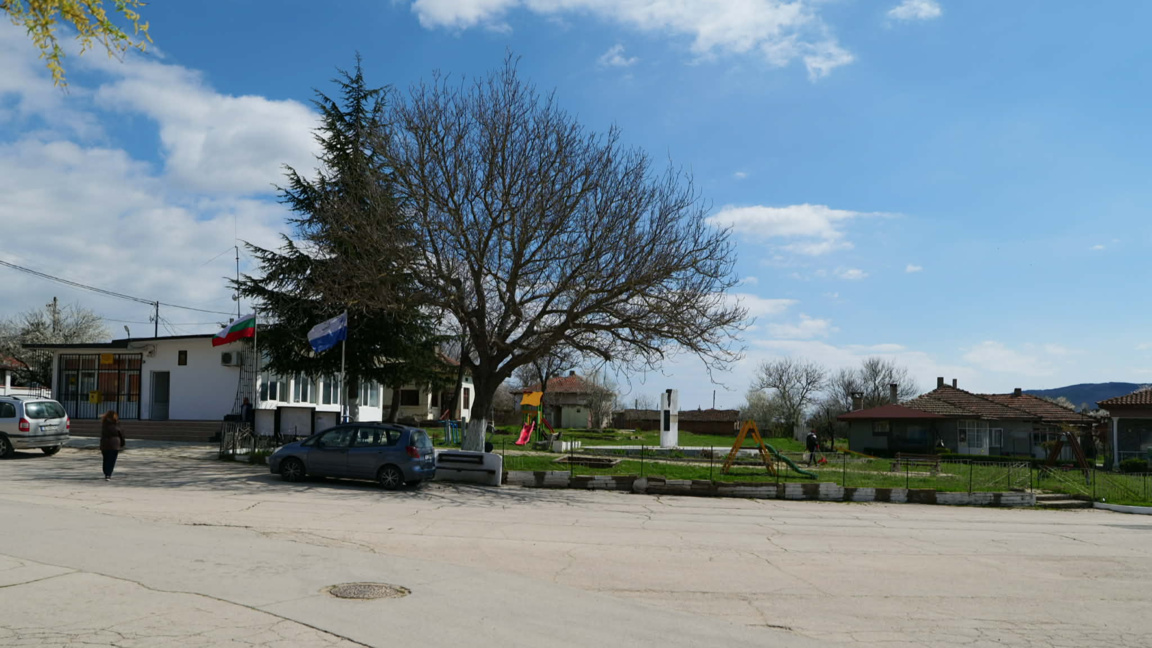 НА СЕЛО в Попович...