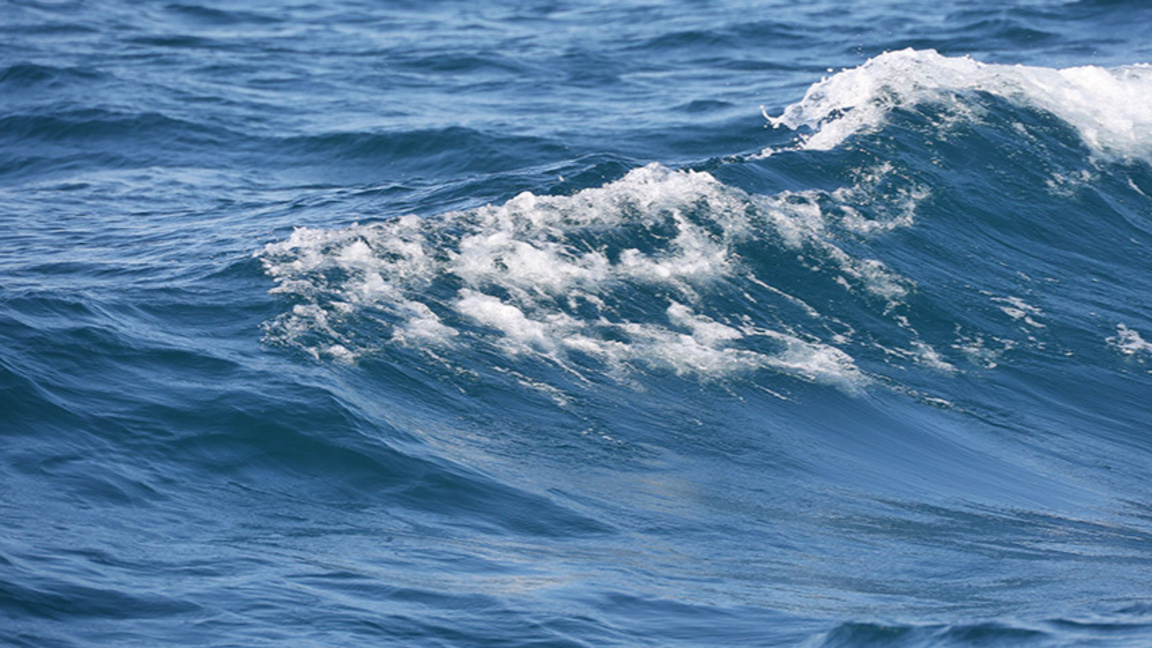 Обследването на потъналия кораб ще продължи след подобряване на времето